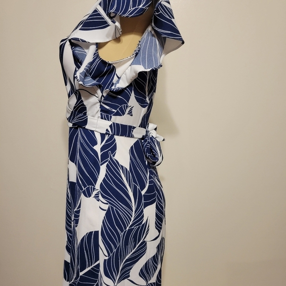 Liz Claiborne Midi Dress Size 6 Ruffle Sleeves Floral Classic Demure Cruise Vaca - Picture 4 of 5
